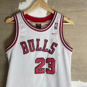 Nike Chicago Bulls Michael Jordan White Jersey Size M